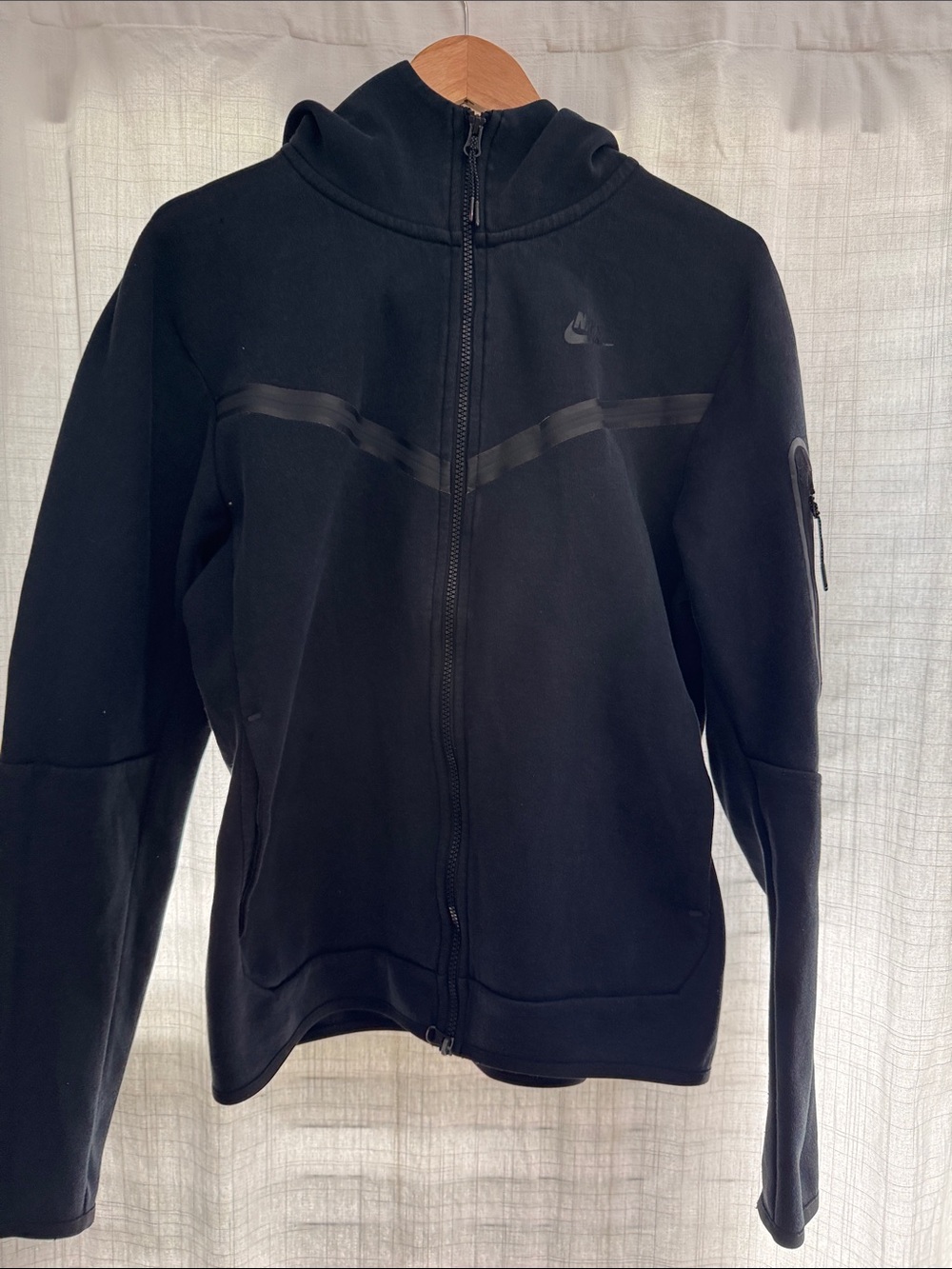 Nike Men’s Black Full-Zip Hooded Sweatshirt